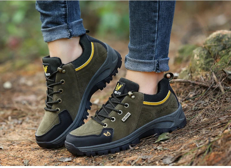 2025 Unisex Leather Hiking Shoes Men Winter Warm Fur Non Slip Sneakers Women Suede Outdoor Footwear Boy Spring Summer Waterproof