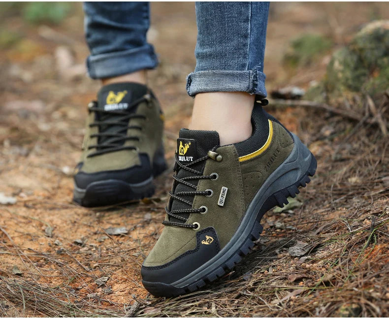 2025 Unisex Leather Hiking Shoes Men Winter Warm Fur Non Slip Sneakers Women Suede Outdoor Footwear Boy Spring Summer Waterproof
