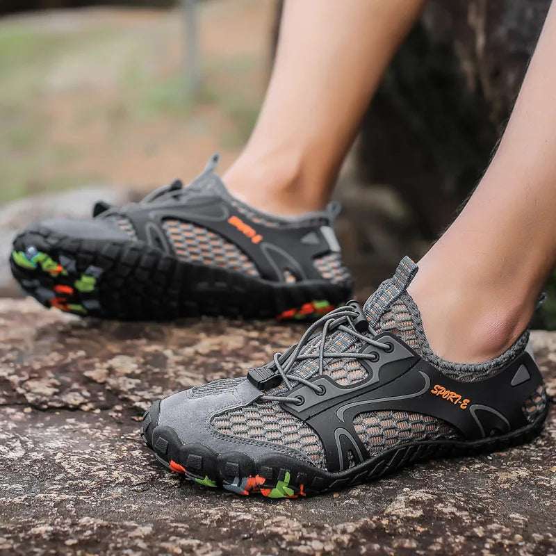 MAIJION Professional Aqua Shoes Men Non-slip Water Shoes In Trekking Upstream Shoes Quick-Dry Beach Light Water Sports Sneakers