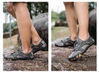 MAIJION Professional Aqua Shoes Men Non-slip Water Shoes In Trekking Upstream Shoes Quick-Dry Beach Light Water Sports Sneakers
