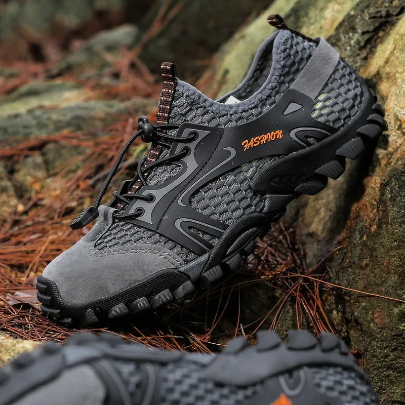 MAIJION Professional Aqua Shoes Men Non-slip Water Shoes In Trekking Upstream Shoes Quick-Dry Beach Light Water Sports Sneakers