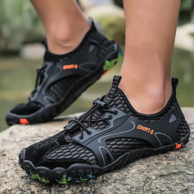 MAIJION Professional Aqua Shoes Men Non-slip Water Shoes In Trekking Upstream Shoes Quick-Dry Beach Light Water Sports Sneakers