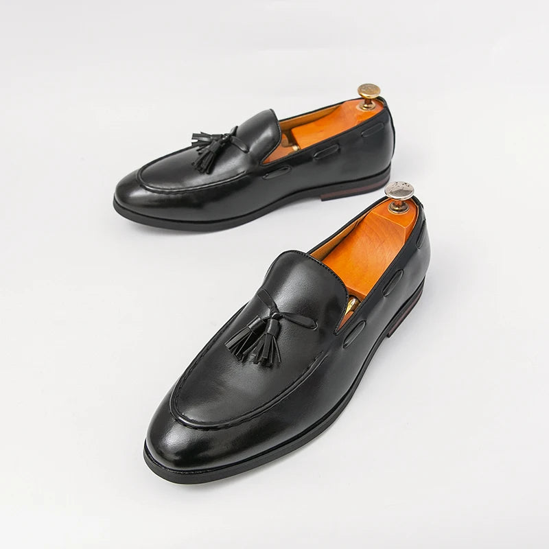 Men's Formal Leather Shoes British Style Tassels Loafers Pointed Toe Breathable Non-Slip Business Casual Wedding Office Shoes