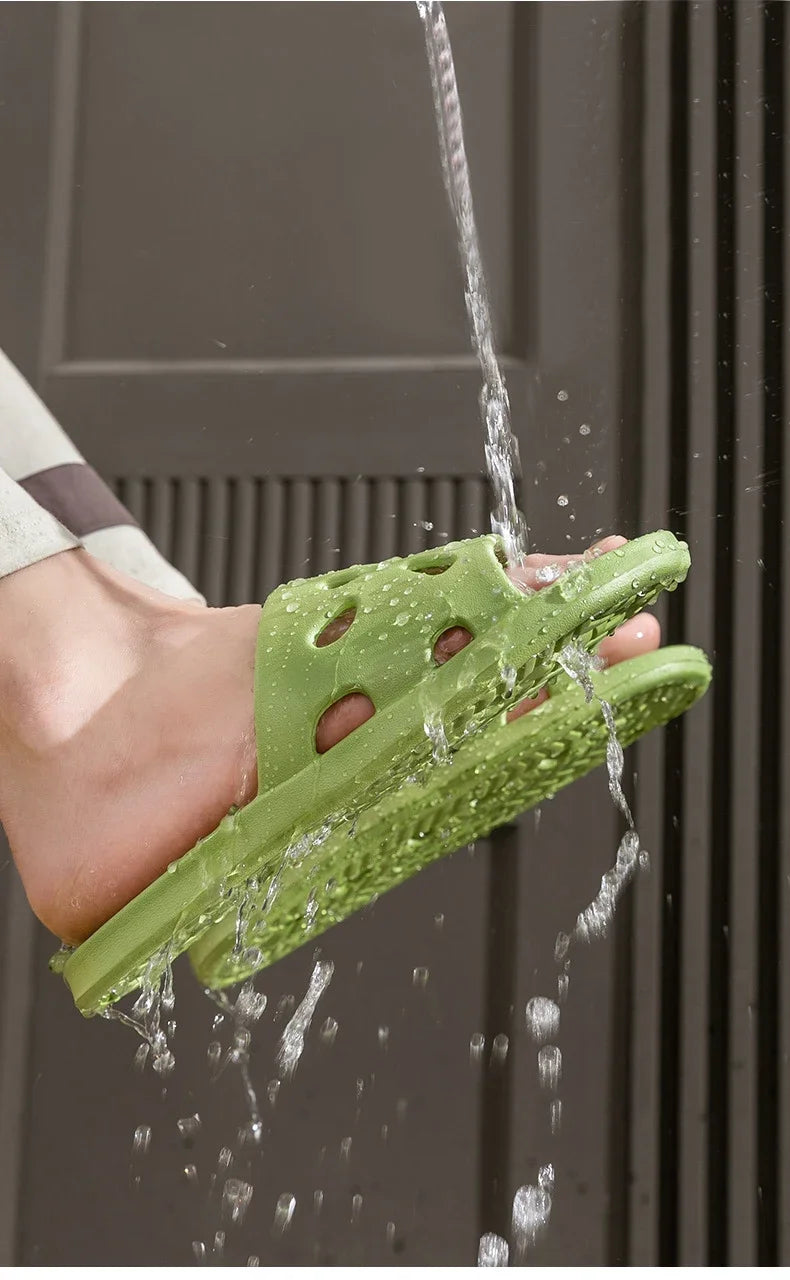 Slippers Men Bathroom Water Leaky Slippers Summer Women Home Couples Non-slip Indoor Home Waterproof Sandals Super Light