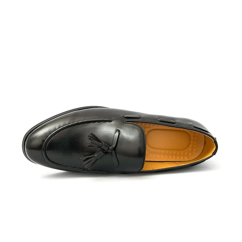 Men's Formal Leather Shoes British Style Tassels Loafers Pointed Toe Breathable Non-Slip Business Casual Wedding Office Shoes
