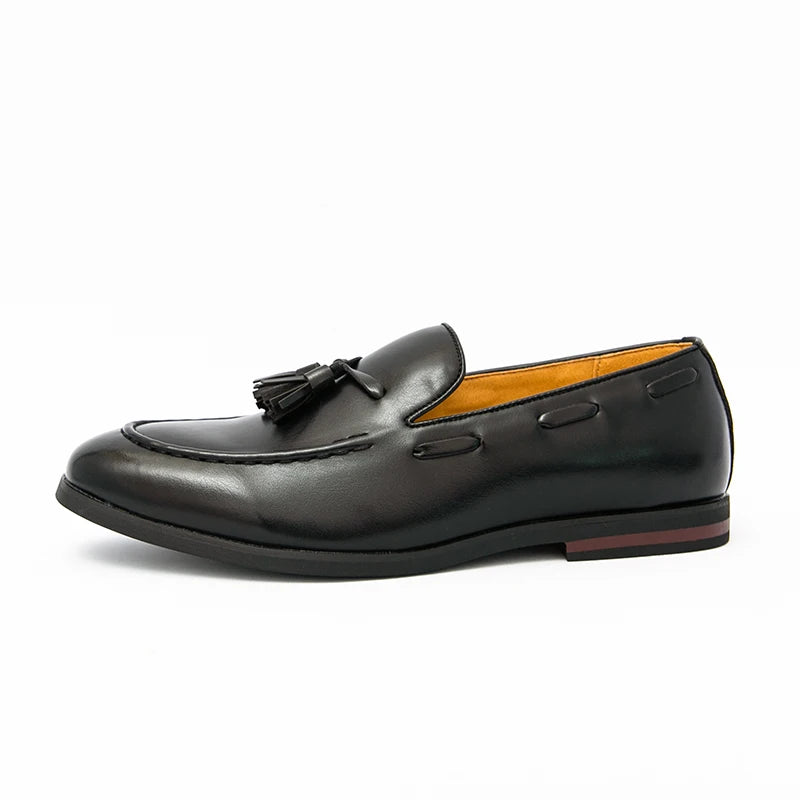 Men's Formal Leather Shoes British Style Tassels Loafers Pointed Toe Breathable Non-Slip Business Casual Wedding Office Shoes