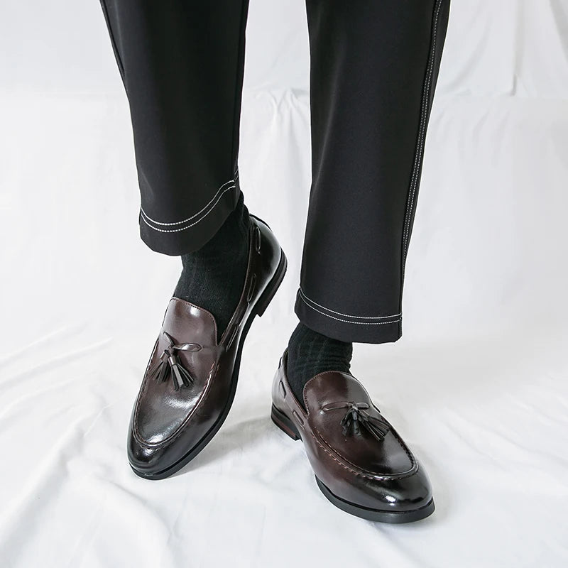 Men's Formal Leather Shoes British Style Tassels Loafers Pointed Toe Breathable Non-Slip Business Casual Wedding Office Shoes