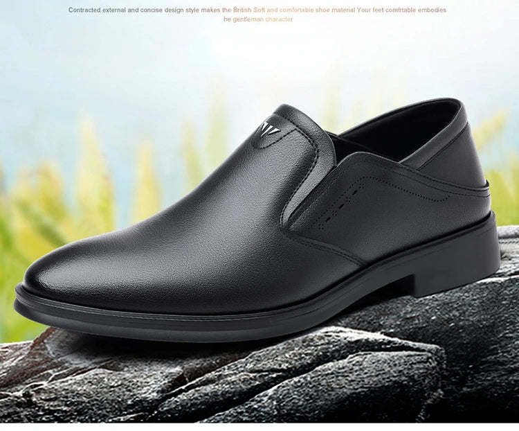 2025 Spring Autumn Men's Dress Shoes Fashion Casual Cow Leather British Pointed Toe Black and White New Designer Shoes Male