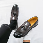 Men's Formal Leather Shoes British Style Tassels Loafers Pointed Toe Breathable Non-Slip Business Casual Wedding Office Shoes