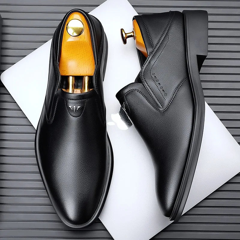 2025 Spring Autumn Men's Dress Shoes Fashion Casual Cow Leather British Pointed Toe Black and White New Designer Shoes Male