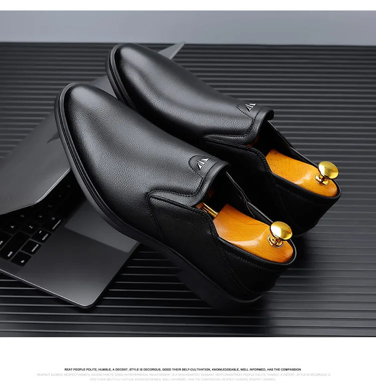 2025 Spring Autumn Men's Dress Shoes Fashion Casual Cow Leather British Pointed Toe Black and White New Designer Shoes Male